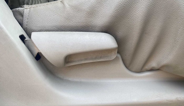 2018 Maruti Celerio VXI (O) CNG, CNG, Manual, 57,098 km, Driver Side Adjustment Panel