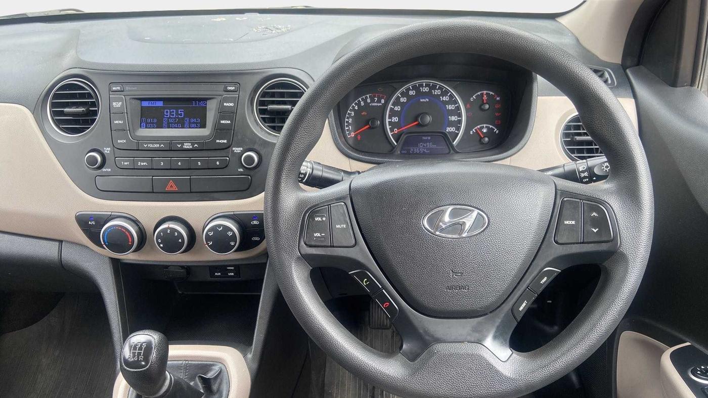 2019 Hyundai Grand i10 MAGNA 1.2 KAPPA VTVT, Petrol, Manual, 24,067 km, Steering Wheel Close Up