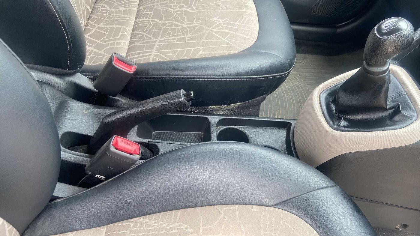 2019 Hyundai Grand i10 MAGNA 1.2 KAPPA VTVT, Petrol, Manual, 24,067 km, Gear Lever