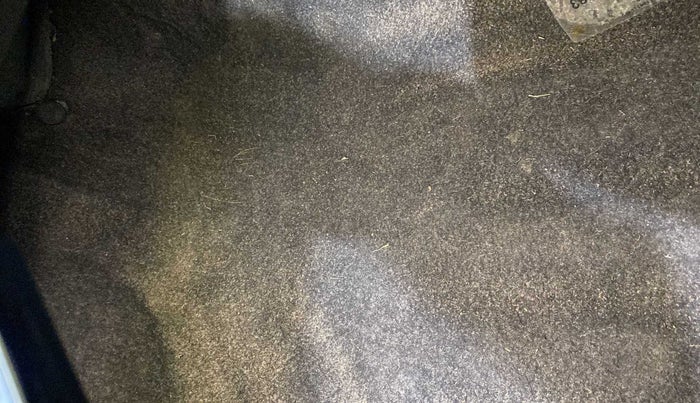 2013 Maruti Alto 800 LXI, Petrol, Manual, 88,798 km, Flooring - Very dirty (eg. coolant,window Glass on the floor)