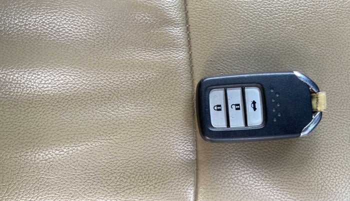 2018 Honda City 1.5L I-VTEC V MT, Petrol, Manual, 34,445 km, Key Close Up