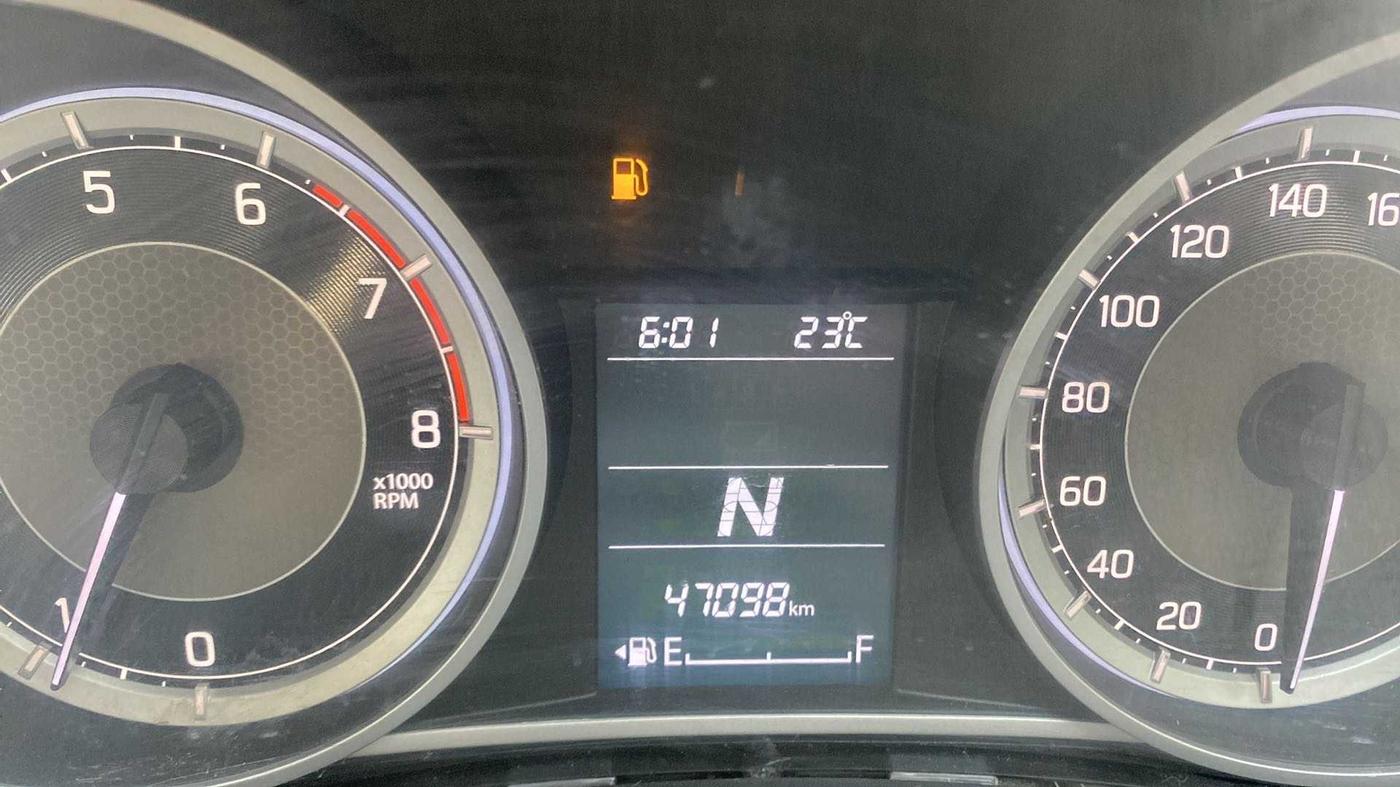 2017 Maruti Dzire VXI AMT, Petrol, Automatic, 47,097 km, Odometer Image