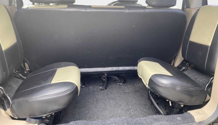2016 Mahindra TUV300 T8, Diesel, Manual, 60,233 km, Third Seat Row ( optional )