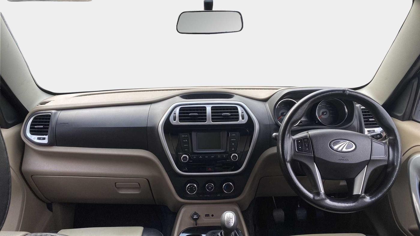 2016 Mahindra TUV300 T8, Diesel, Manual, 60,233 km, Dashboard