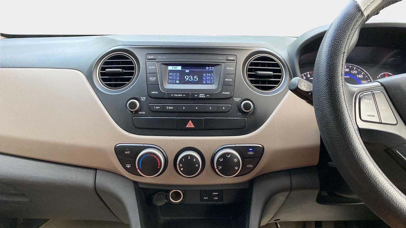 2016 Hyundai Grand i10 ASTA 1.2 KAPPA VTVT, Petrol, Manual, 42,765 km, Air Conditioner