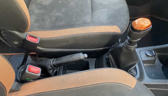 2019 Renault Kwid CLIMBER 1.0, Petrol, Manual, 20,982 km, Gear Lever