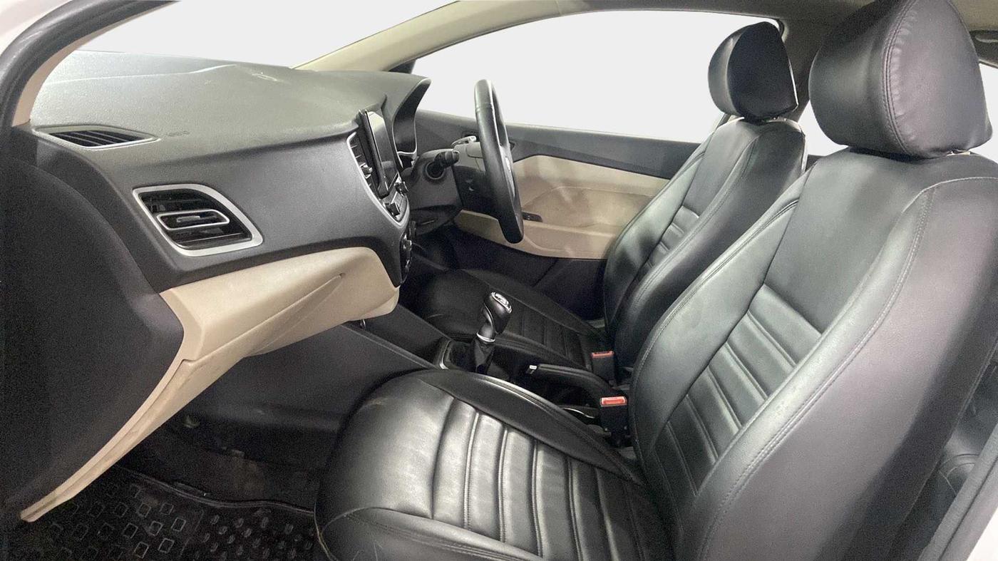 2020 Hyundai Verna SX 1.5 VTVT, Petrol, Manual, 30,549 km, Right Side Front Door Cabin