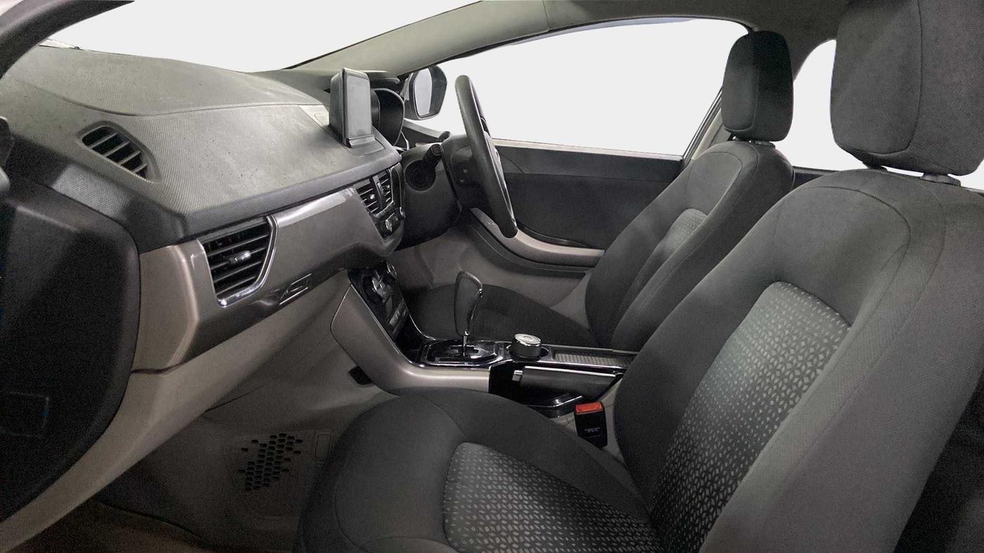 2019 Tata NEXON XZA PLUS DIESEL, Diesel, Automatic, 68,052 km, Right Side Front Door Cabin