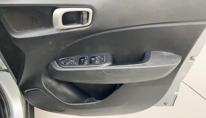 2019 Hyundai VENUE SX PLUS 1.0 TURBO DCT, Petrol, Automatic, 70,908 km, Driver Side Door Panels Control