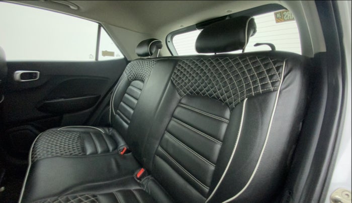 2019 Hyundai VENUE SX PLUS 1.0 TURBO DCT, Petrol, Automatic, 70,908 km, Right Side Rear Door Cabin