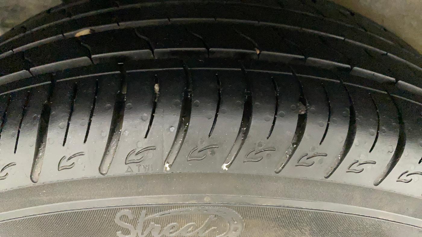 2019 Hyundai VENUE SX PLUS 1.0 TURBO DCT, Petrol, Automatic, 70,908 km, Right Rear Tyre Tread