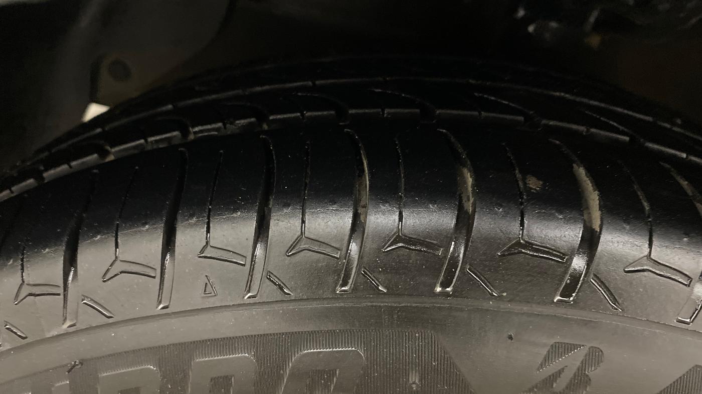 2023 Hyundai AURA SX 1.2, Petrol, Manual, 38,414 km, Left Front Tyre Tread