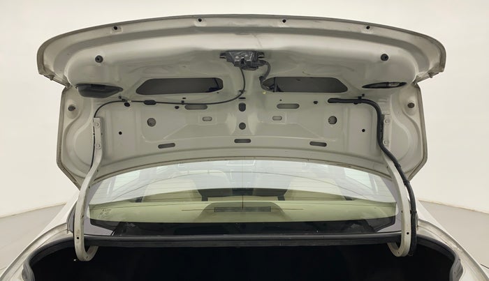 2016 Maruti Ciaz VXI+, Petrol, Manual, 1,03,392 km, Boot Door Open