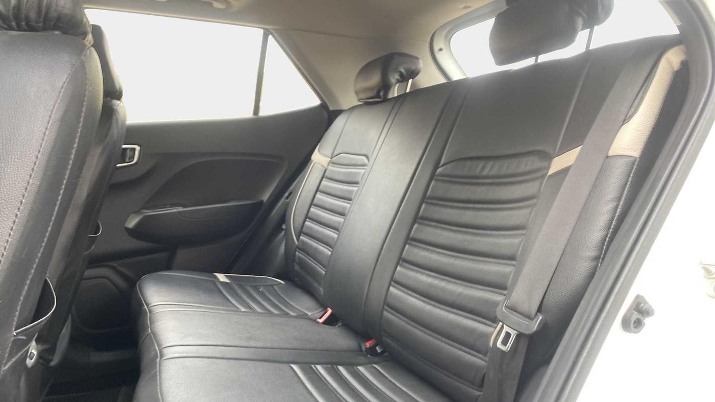 2019 Hyundai VENUE SX PLUS 1.0 TURBO DCT, Petrol, Automatic, 16,004 km, Right Side Rear Door Cabin