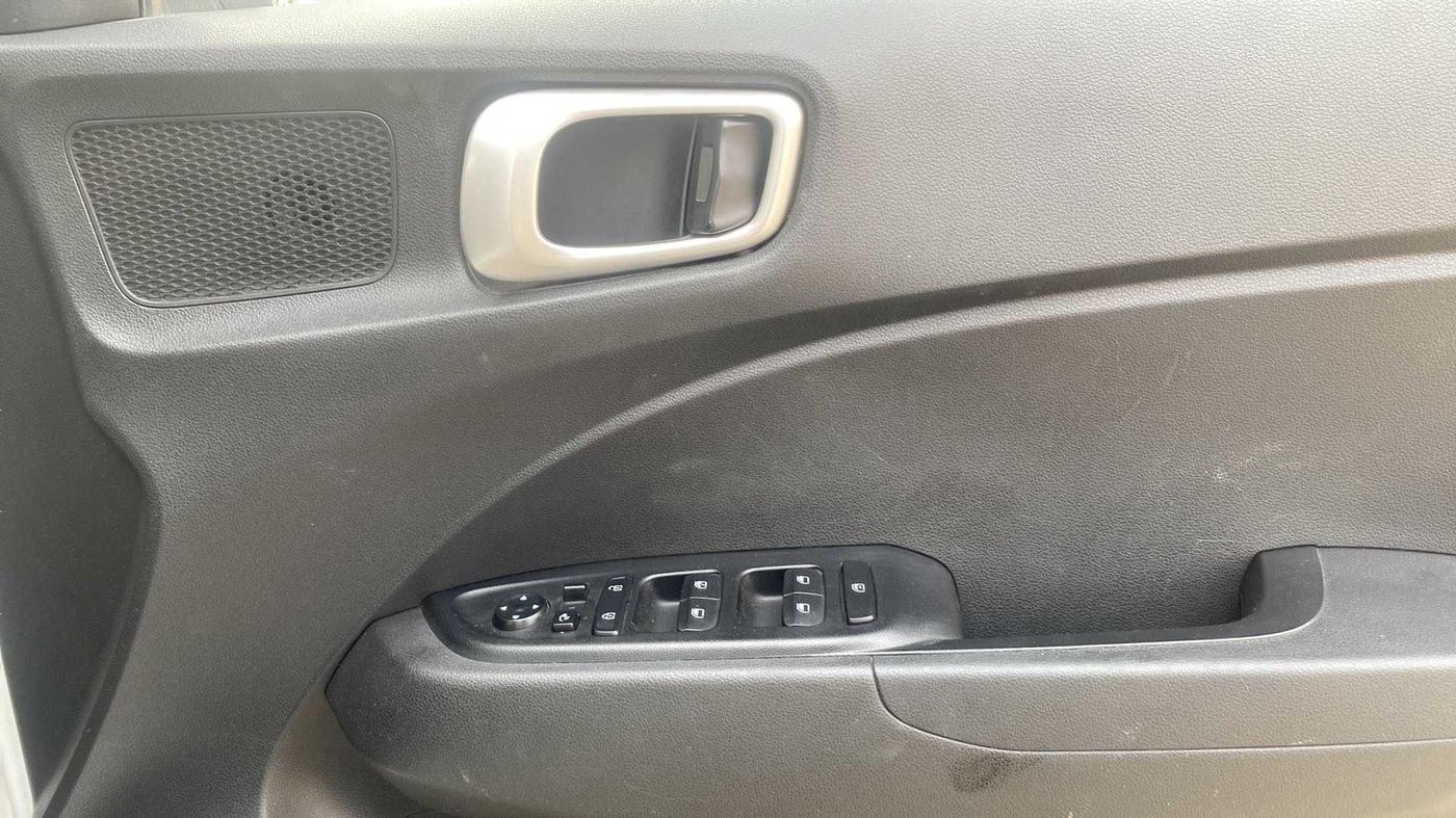 2019 Hyundai VENUE SX PLUS 1.0 TURBO DCT, Petrol, Automatic, 16,004 km, Driver Side Door Panels Control