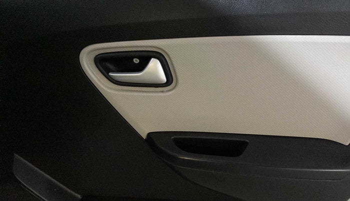 2019 Maruti Alto LXI, Petrol, Manual, 12,896 km, Driver Side Door Panels Control