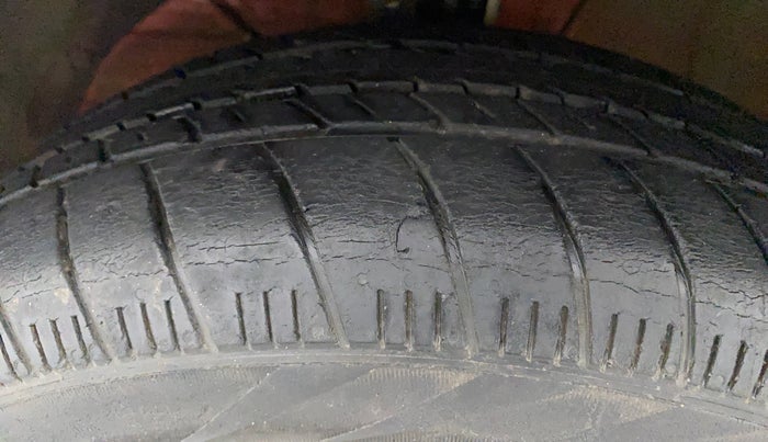 2022 Maruti Dzire ZXI Plus AMT, Petrol, Automatic, 27,447 km, Left Front Tyre Tread