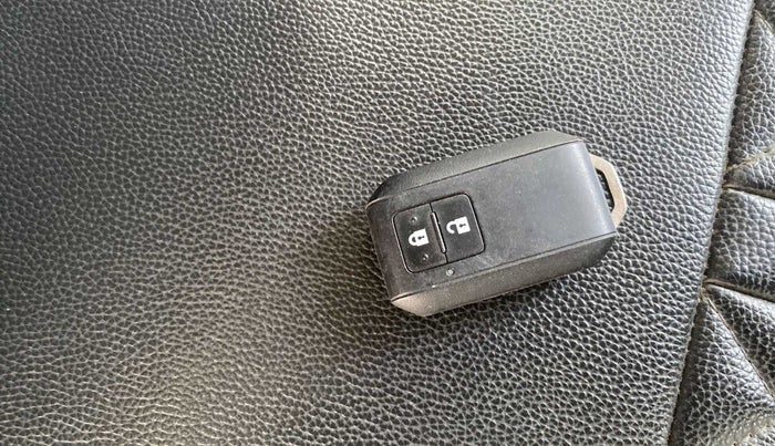 2019 Maruti Baleno ZETA PETROL 1.2, Petrol, Manual, 31,027 km, Key Close Up