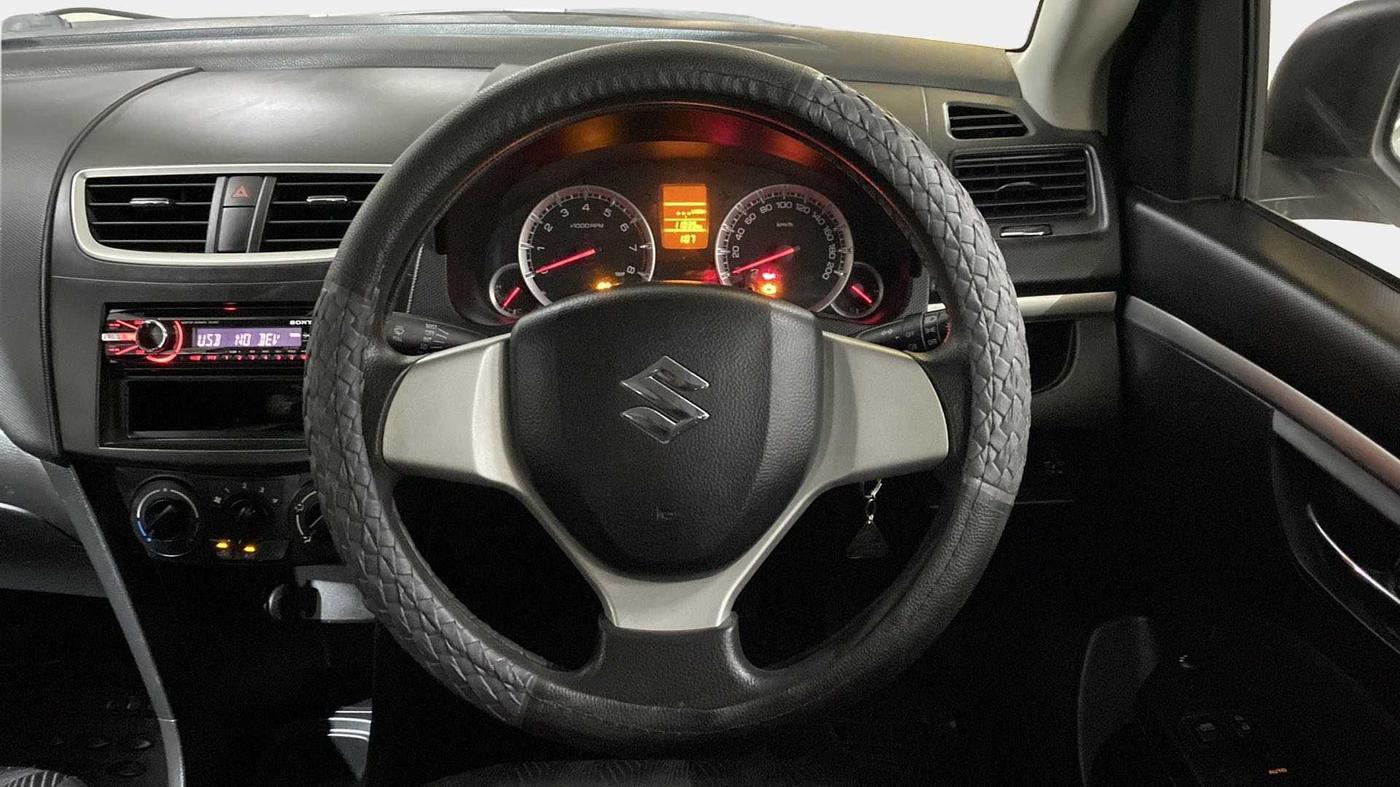 2014 Maruti Swift VXI, Petrol, Manual, 11,006 km, Steering Wheel Close Up