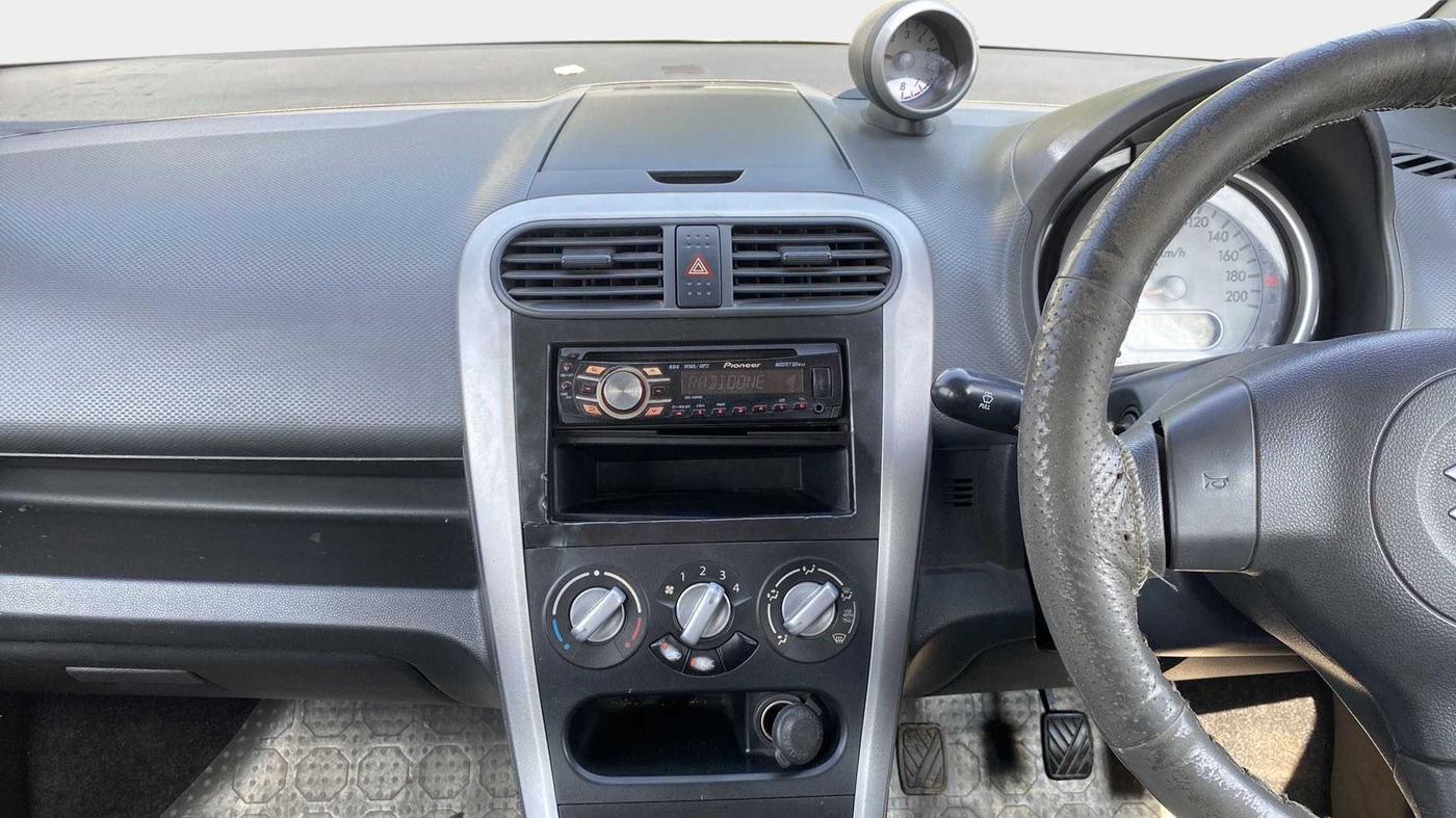 2010 Maruti Ritz VXI, Petrol, Manual, 68,731 km, Infotainment System