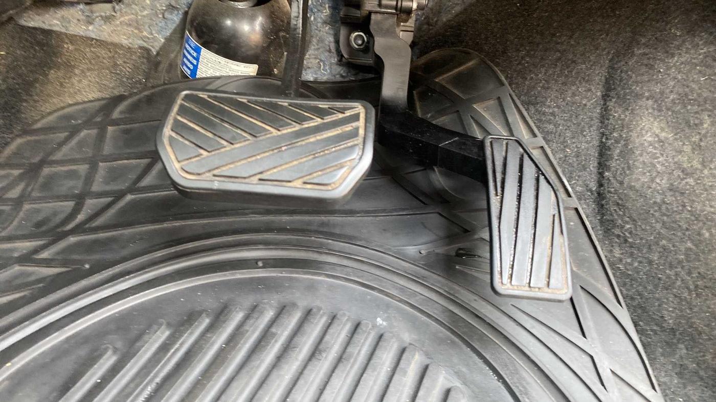2018 Maruti Wagon R 1.0 VXI (O) AMT, Petrol, Automatic, 27,423 km, Pedals