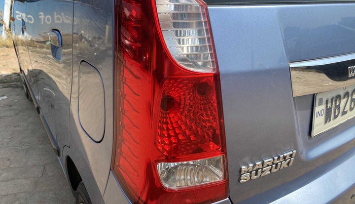 2018 Maruti Wagon R 1.0 VXI (O) AMT, Petrol, Automatic, 27,423 km, Left tail light - Minor damage