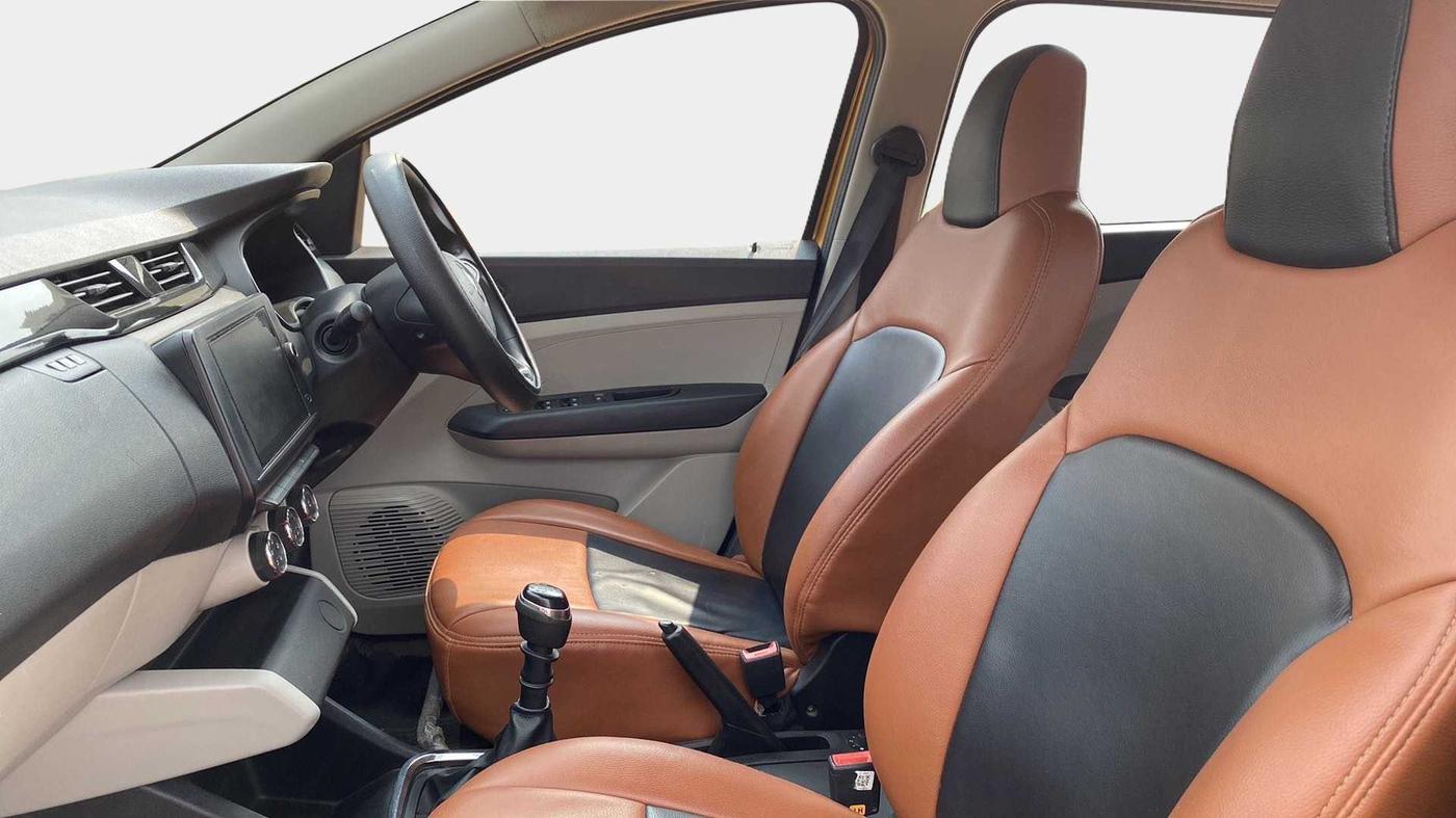 2019 Renault TRIBER RXT, Petrol, Manual, 30,542 km, Right Side Front Door Cabin