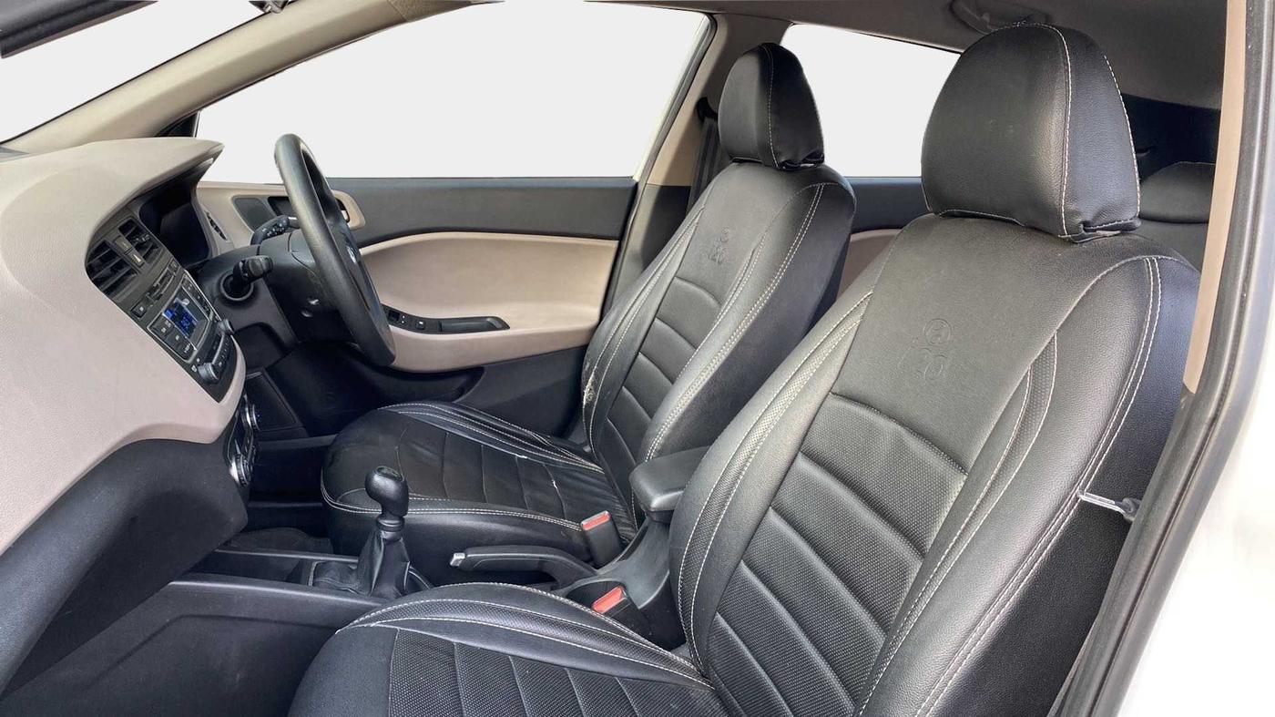 2015 Hyundai Elite i20 SPORTZ 1.2, Petrol, Manual, 47,473 km, Right Side Front Door Cabin