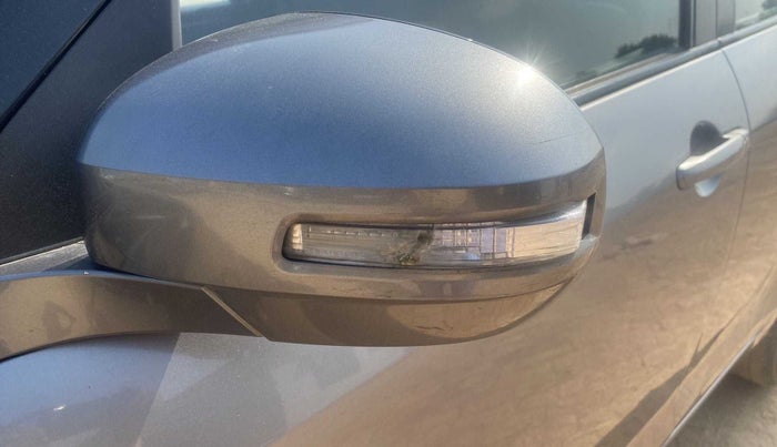 2012 Maruti Swift ZXI, Petrol, Manual, 29,117 km, Left rear-view mirror - Indicator light has minor damage