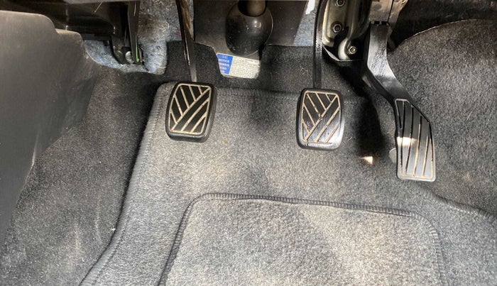 2012 Maruti Swift ZXI, Petrol, Manual, 29,117 km, Pedals