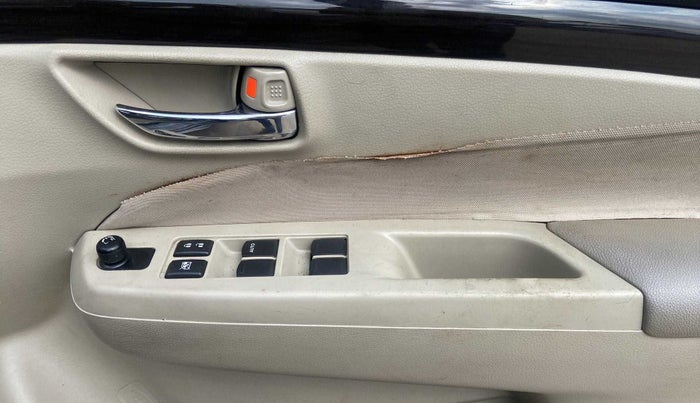 2017 Maruti Ciaz VXI+, Petrol, Manual, 59,750 km, Driver Side Door Panels Control