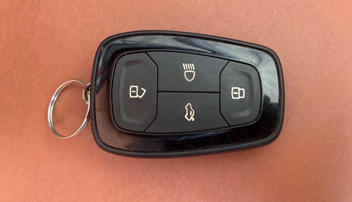 2020 Tata ALTROZ XZ DIESEL, Diesel, Manual, 91,150 km, Key Close Up