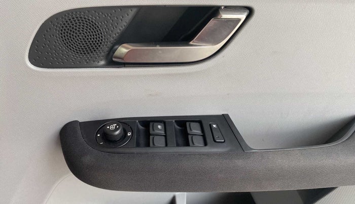 2020 Tata ALTROZ XZ DIESEL, Diesel, Manual, 91,150 km, Driver Side Door Panels Control