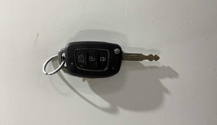 2021 Hyundai GRAND I10 NIOS SPORTZ 1.2 KAPPA VTVT CNG, CNG, Manual, 68,439 km, Key Close Up