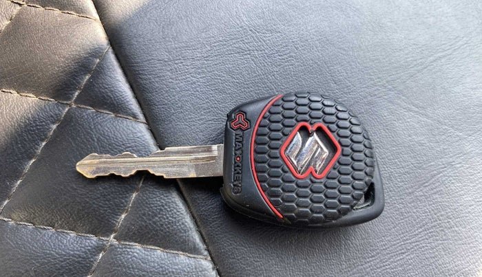 2019 Maruti Baleno DELTA PETROL 1.2, Petrol, Manual, 56,422 km, Key Close Up