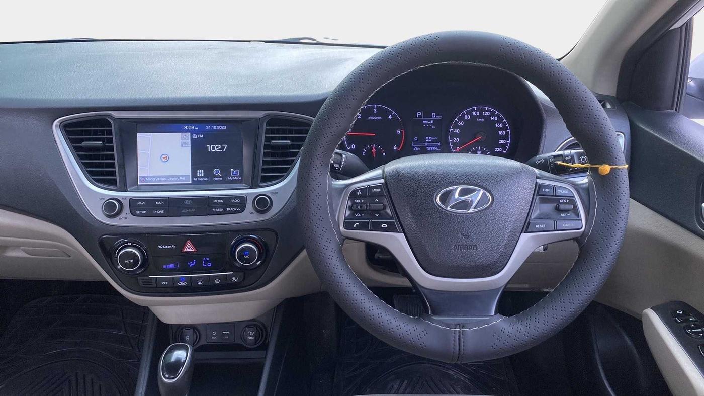 2017 Hyundai Verna 1.6 CRDI SX + AT, Diesel, Automatic, 78,820 km, Steering Wheel Close Up