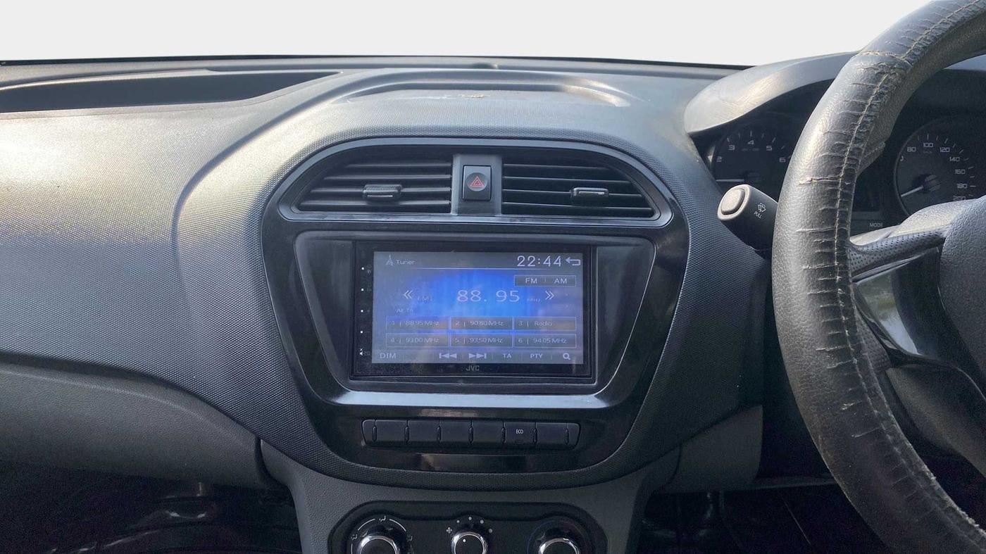 2018 Tata TIGOR XM PETROL, Petrol, Manual, 70,806 km, Infotainment System
