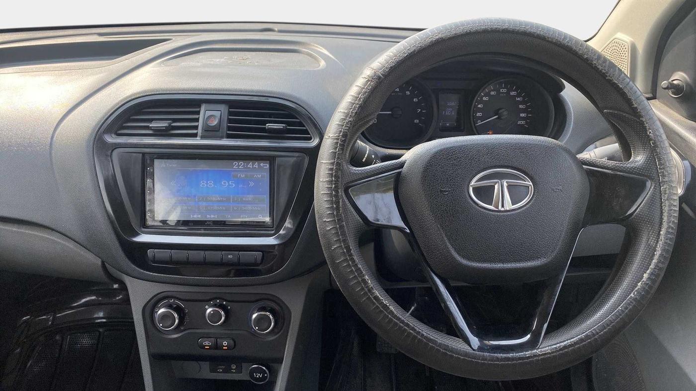 2018 Tata TIGOR XM PETROL, Petrol, Manual, 70,806 km, Steering Wheel Close Up