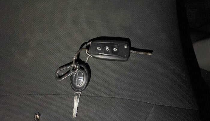 2019 Tata Tiago XZ PLUS PETROL, Petrol, Manual, 94,174 km, Key Close Up