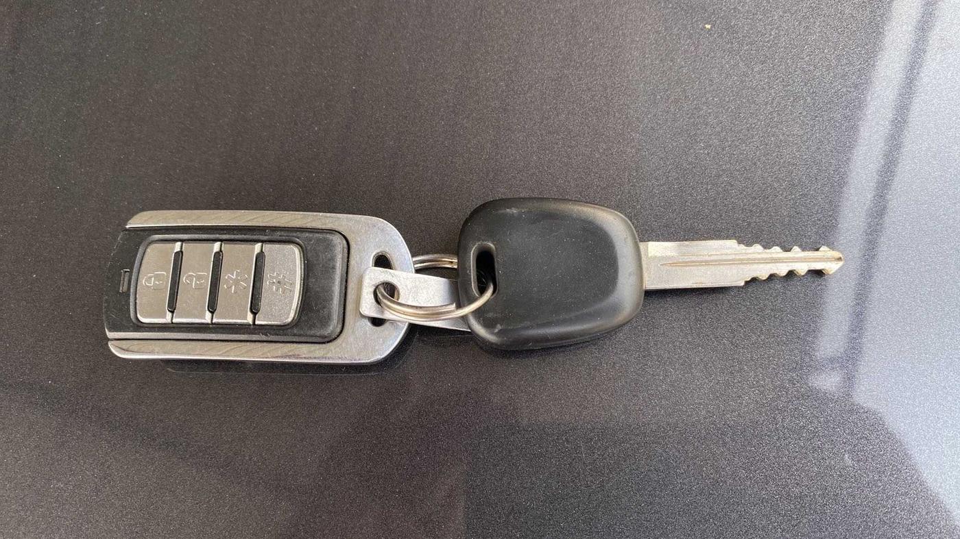 2018 Maruti Alto 800 LXI, Petrol, Manual, 5,406 km, Key Close Up