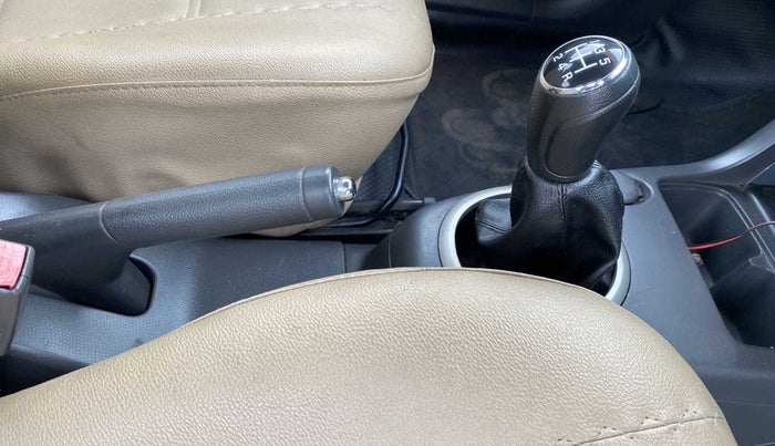 2011 Maruti Swift Dzire VXI, Petrol, Manual, 66,989 km, Gear Lever