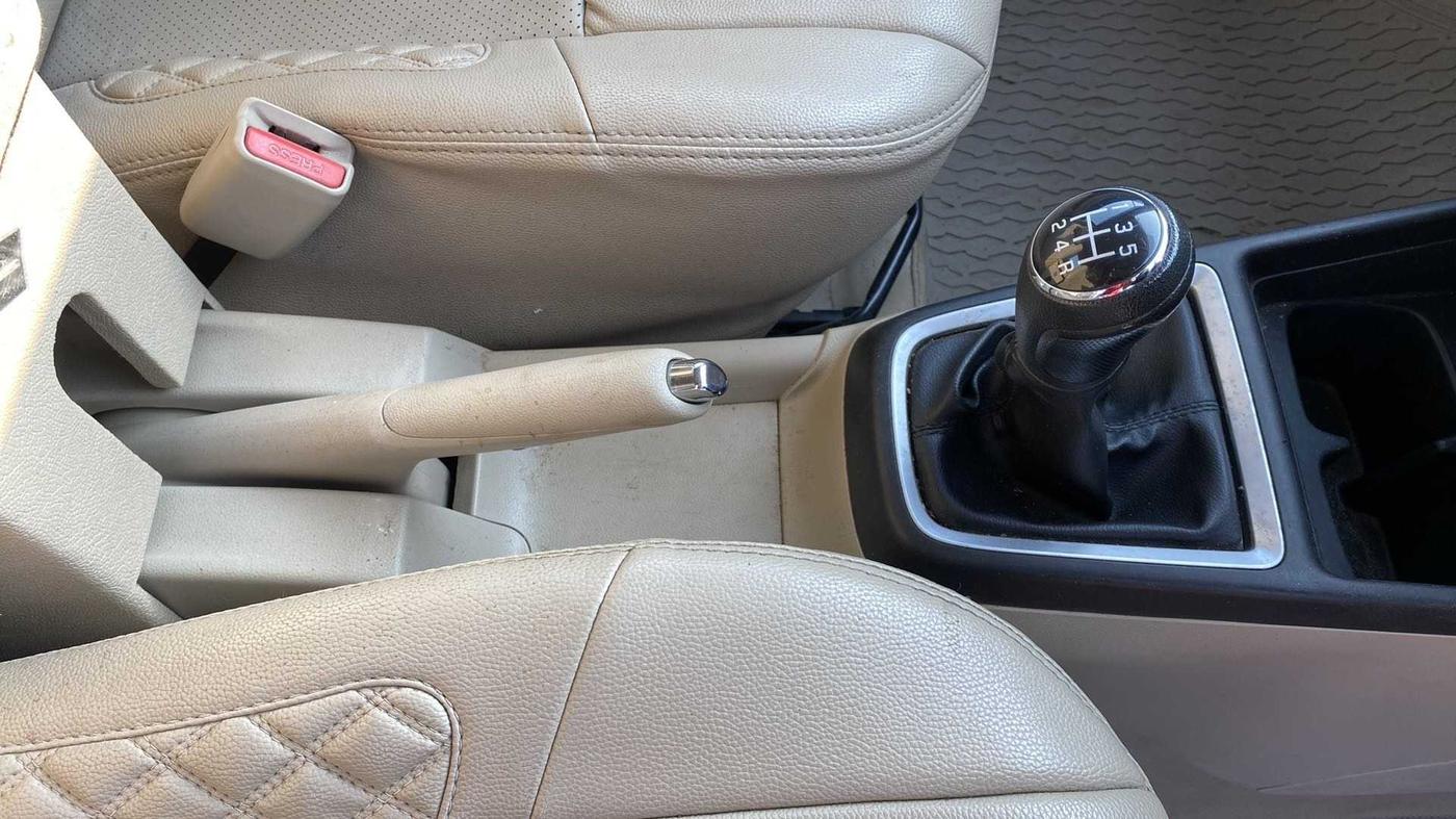 2019 Maruti Dzire VXI, Petrol, Manual, 54,058 km, Gear Lever