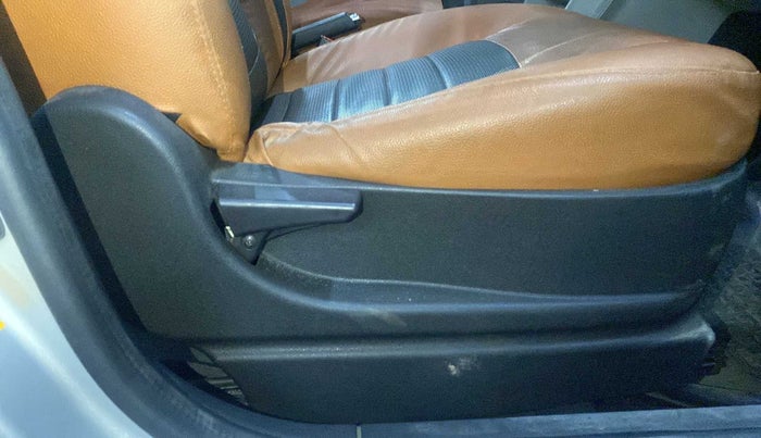 2019 Tata Tiago XZ PETROL, Petrol, Manual, 68,873 km, Driver Side Adjustment Panel