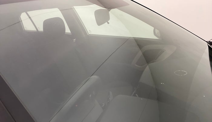 2017 Hyundai Creta E PLUS 1.6 PETROL, Petrol, Manual, 1,12,919 km, Front windshield - Minor spot on windshield