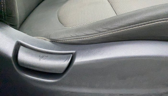 2017 Hyundai Creta E PLUS 1.6 PETROL, Petrol, Manual, 1,12,919 km, Driver Side Adjustment Panel