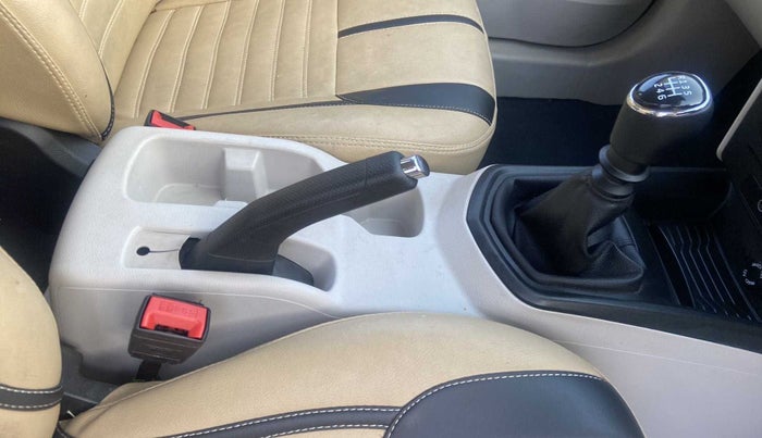 2021 Mahindra XUV300 W6 1.2 PETROL, Petrol, Manual, 10,886 km, Gear Lever