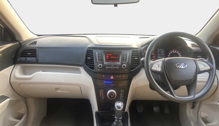 2021 Mahindra XUV300 W6 1.2 PETROL, Petrol, Manual, 10,886 km, Dashboard