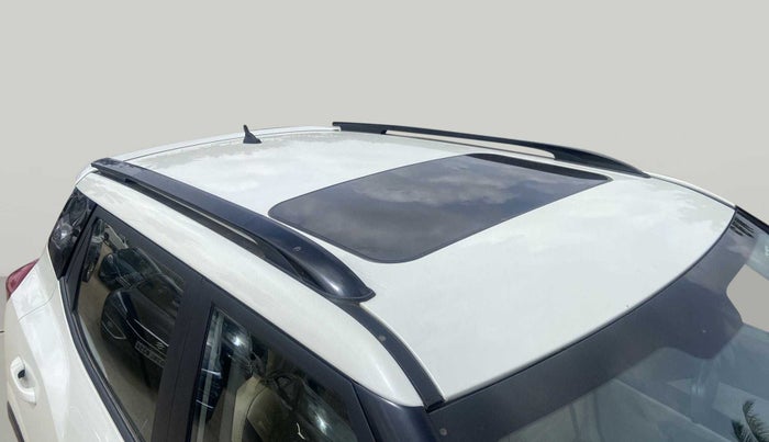 2021 Mahindra XUV300 W6 1.2 PETROL, Petrol, Manual, 10,886 km, Roof