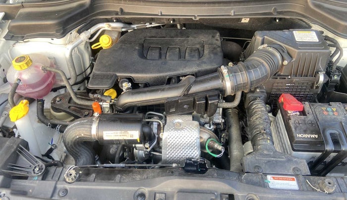 2021 Mahindra XUV300 W6 1.2 PETROL, Petrol, Manual, 10,886 km, Open Bonet