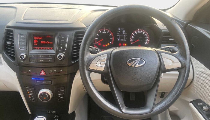 2021 Mahindra XUV300 W6 1.2 PETROL, Petrol, Manual, 10,886 km, Steering Wheel Close Up
